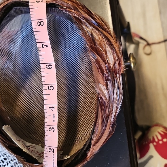 Valerie Modes Unique Feathered, Meshed Toque or Pill Box Hat - Picture 10 of 12